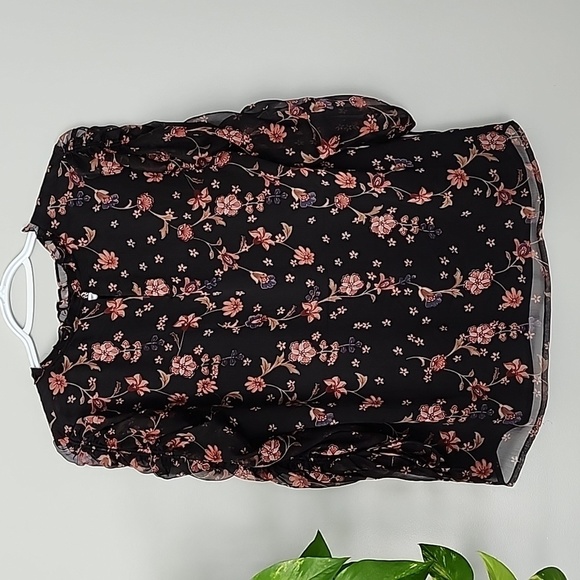 CECE Black Floral 3/4 sleeve ruffle blouse small - Picture 7 of 8